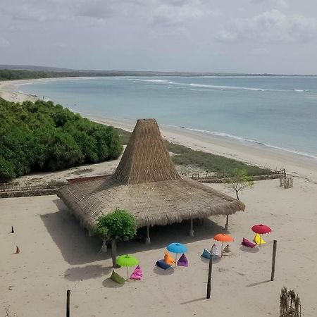 Costa Beach Resort & Club Waingapu Ngoại thất bức ảnh