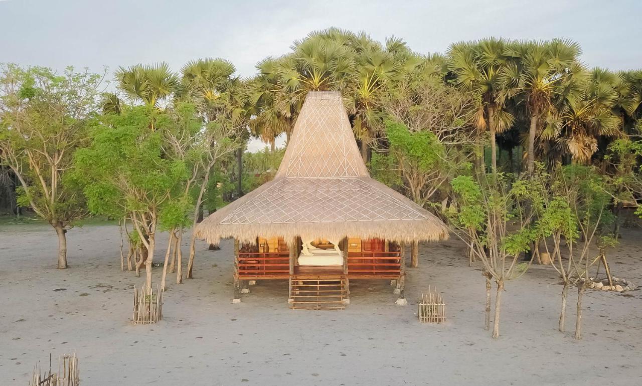 Costa Beach Resort & Club Waingapu Ngoại thất bức ảnh